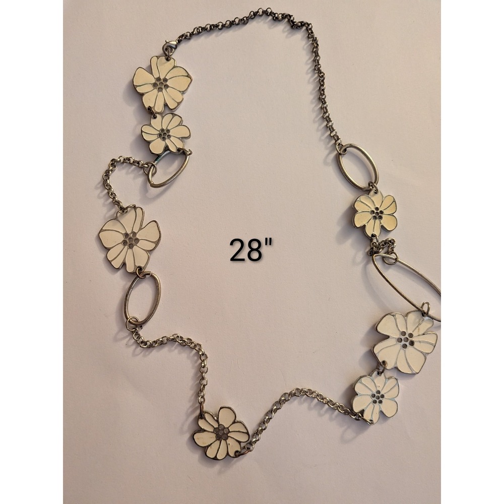 Vintage‎ White Enamel Daisy Flower Station Necklace Silver Tone 28 Inch Chain